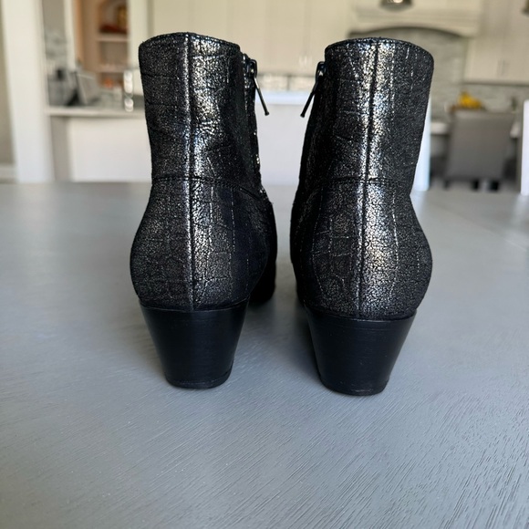 Saint Laurent Wyatt Croc Embossed Ankle Boot - Picture 6 of 12